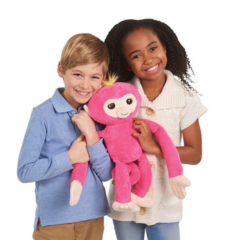 WowWee_FingerlingsHugs-1